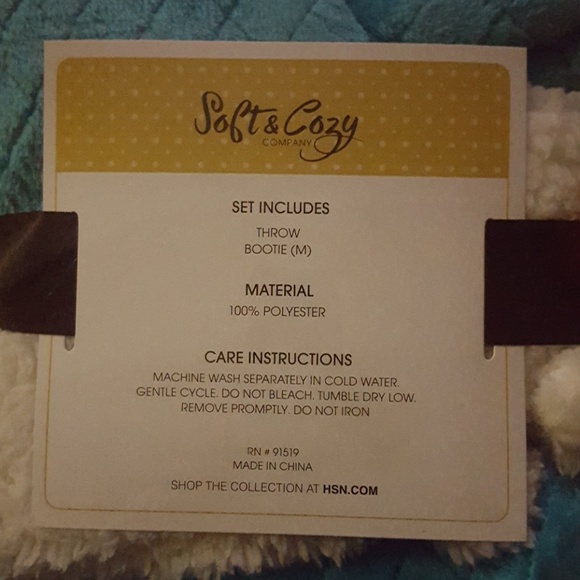 Soft throw & bootie set - Picture 3 of 4